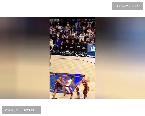 格莱姆斯表现起伏却助攻如潮第三节独得9分助球队追分